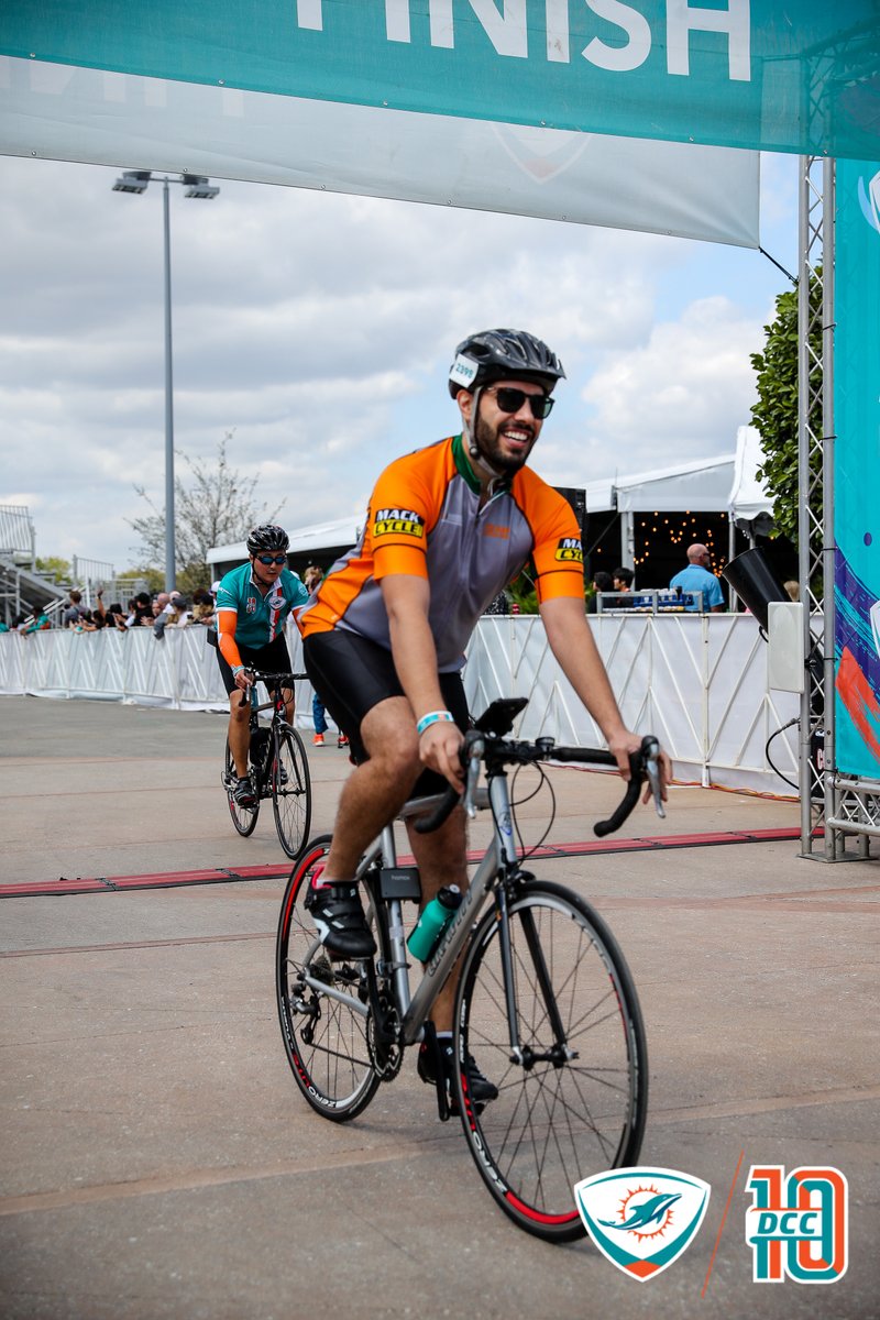 RahulTonkMD's tweet photo. Thank you all for the support and encouragement to @TackleCancer for the Dolphins Cancer Challenge! 🥳🥳🥳$32M raised (and counting) to fund groundbreaking research at @SylvesterCancer and @BascomPalmerEye #DCC10 🙌 https://t.co/NuTfnKLPW6