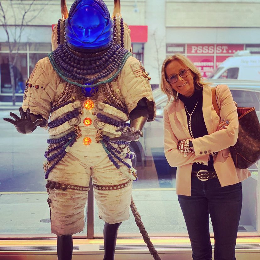 pattybrown65's tweet photo. Made a new friend at the 21 Museum Hotel https://t.co/BrkLQKZu4u
