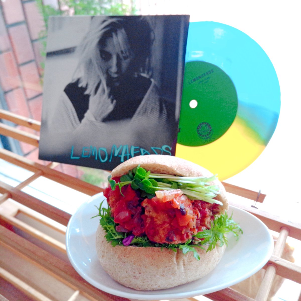 Pain_de_BRUN's tweet photo. おから団子はトマトソース煮込版もございます。
昨日はイヴァン ダンドゥの誕生日だったはず。
#soypowderBall_Sandwich
#ヴィーガンバーガー
#vegan_burgers
#vegan_cafe
#米油
#大麦
#無塩パン
#国産小麦
#精製糖乳卵不使用
#eatLocalBread
#tokyo_vegan
#additive_free
#レモへ https://t.co/2CkEqm08Lz