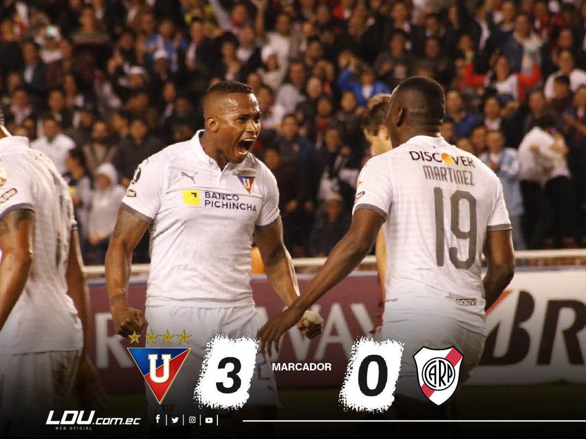 LDU_Oficial's tweet photo. ¡Termina el partido! ¡LIGA pisa fuerte en #Libertadores y golea a #River en el #EstadioRodrigoPaz con goles de @FrankGuerra15, Crisitian Martínez y @JuniorSornoza !
#LDUvsRIV 3x0
#ConmebolLibertadores https://t.co/mHgiIpVo7x