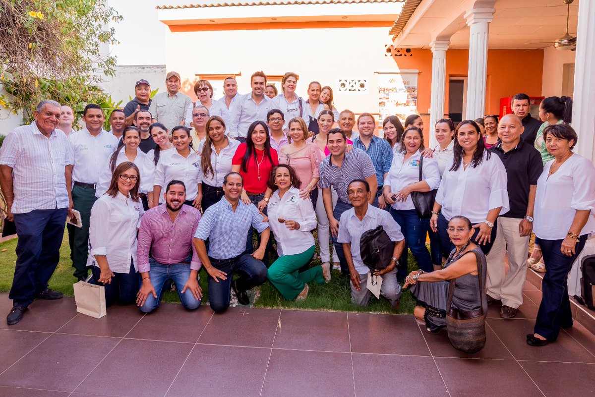 MagiaVallenataV's tweet photo. #Turismo | #FonturEnLasRegiones Excelente agenda👌
Empresarios del sector turístico de los Departamentos de la #Guajira y #Cesar
Unimos esfuerzos para la implementación de rutas turísticas para fortalecer el turismo en la región @fonturcol @guerrerorozco https://t.co/EFabJc7PLa https://t.co/ipadWzlAHz