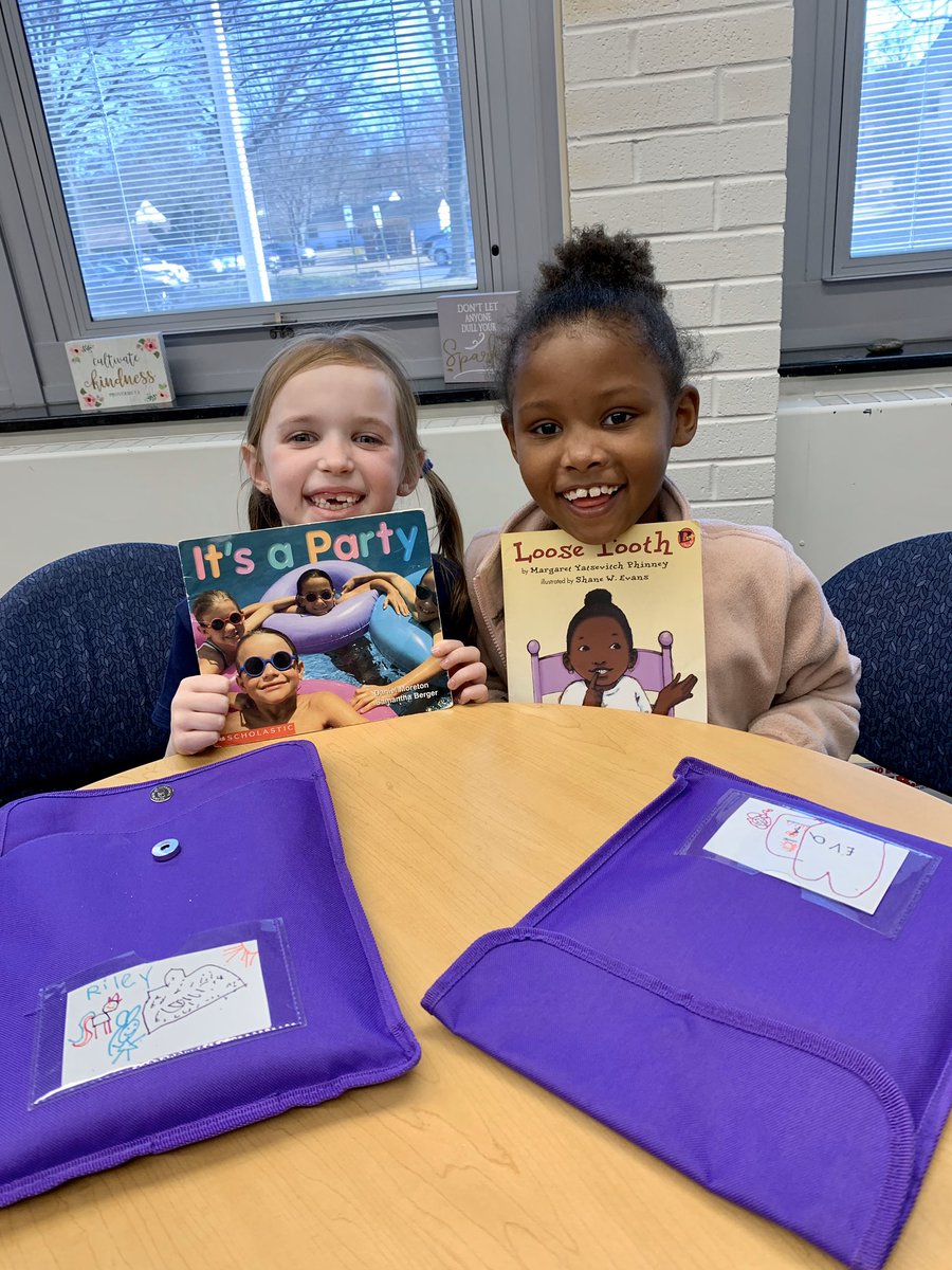 pamhernandez_4's tweet photo. These two Constable superstars shared their books with me today! #imsolucky #readers #constablecubs https://t.co/0Vm54PxHD7