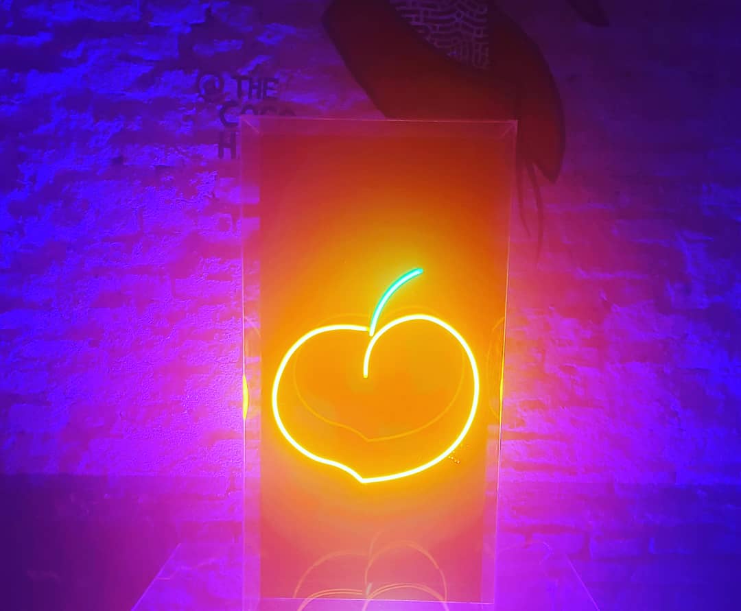 WarnerMusicArg's tweet photo. ¿Qué pasa cuando juntás a tus influencers favoritos y recreás el set del video de #LaPared360 de @lennytavarez y @jquiles? MUCHAS COSAS (¡Mirá nuestras stories de Instagram o seguí el hashtag #Party360 en #TikTok!) https://t.co/kLrrY284B7