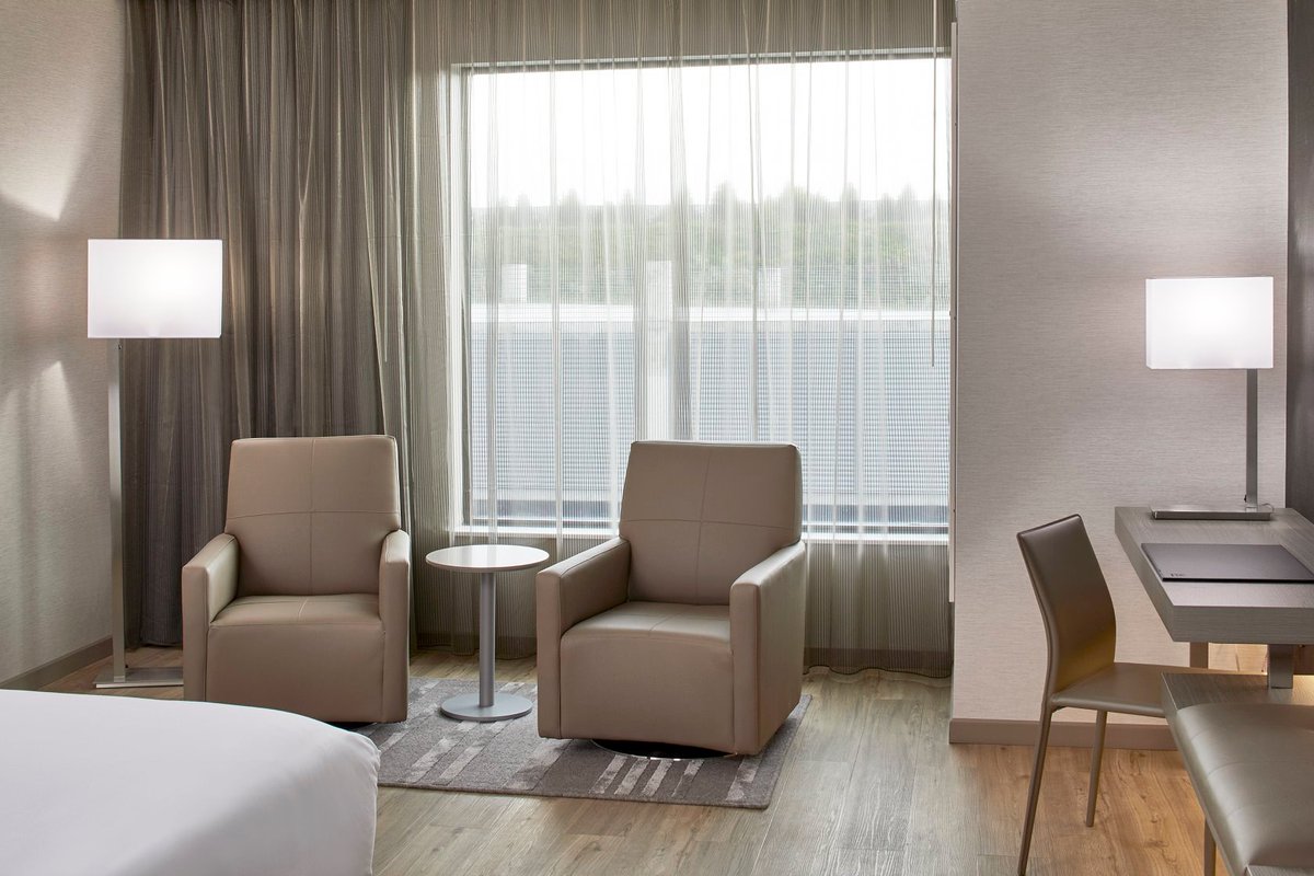 AC__Cleveland's tweet photo. Reflect upon your day in our contemporary &amp; harmonious guest rooms. 📖🌃 #achotels https://t.co/jPYTjFG4cx