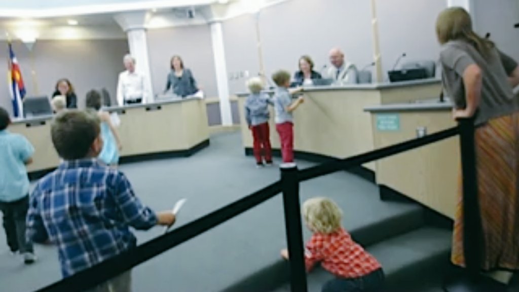PerlaJMansour's tweet photo. "Do our cities really need a park made out of candy?" From classrooms to councils, a success story of Boulder city's active young citizens.
Thank you @mara_mintzer for an inspiring talk on how children can shape resilient cities #growingupboulder
#100RC
https://t.co/WNze8nn5y6 https://t.co/s6IFM5SyN9