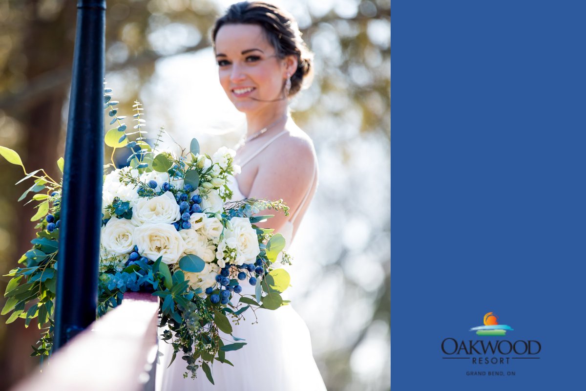 The 2020 Colour of the Year is Classic Blue! 
Will you have your "something blue"?

#weddingwednesday #lifeisbetteratthelake #oakwoodresort