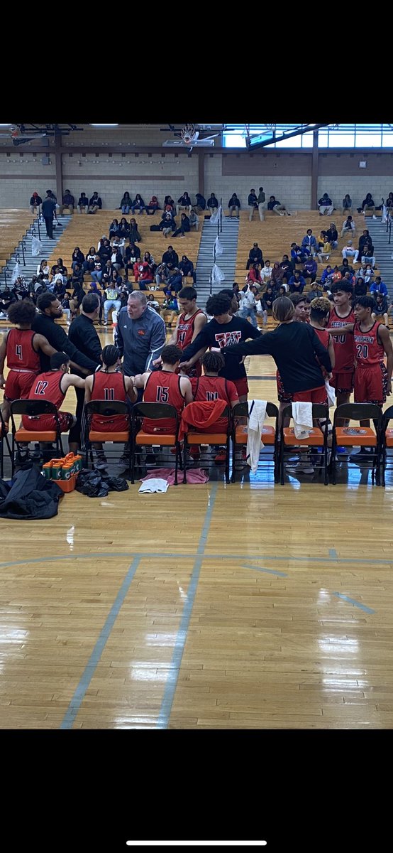 Coach_Searfoss's tweet photo. Let’s go Weehawken! Close game @ Weequahic... Rooting hard for our Indians! #WeeCompete https://t.co/wdOBwVUv8E