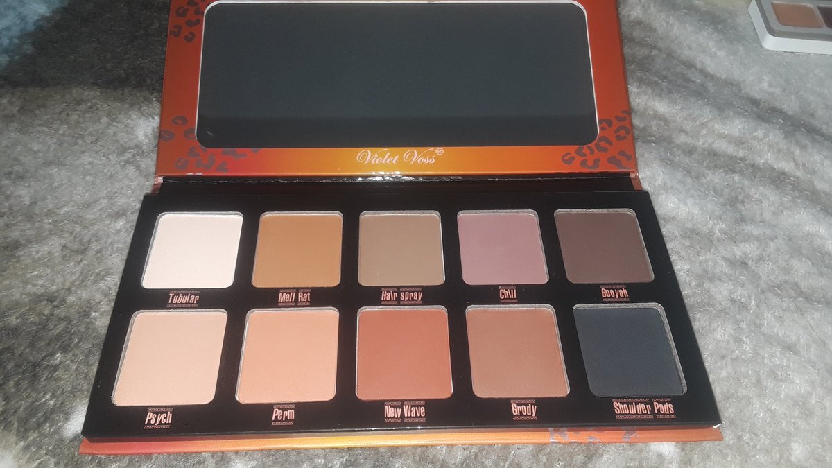 WickedlyDivin3's tweet image. @shopvioletvoss  #mattevibes palette. 
If looking for all matte neutral palette to add to your collection.  Highly recommend this one.  #violetvoss #mattepalette