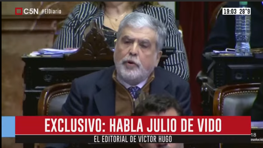 Cronopio_II's tweet image. Ahora, en vivo habla #JulioDeVido (ya liberado) con @VHMok en @C5N