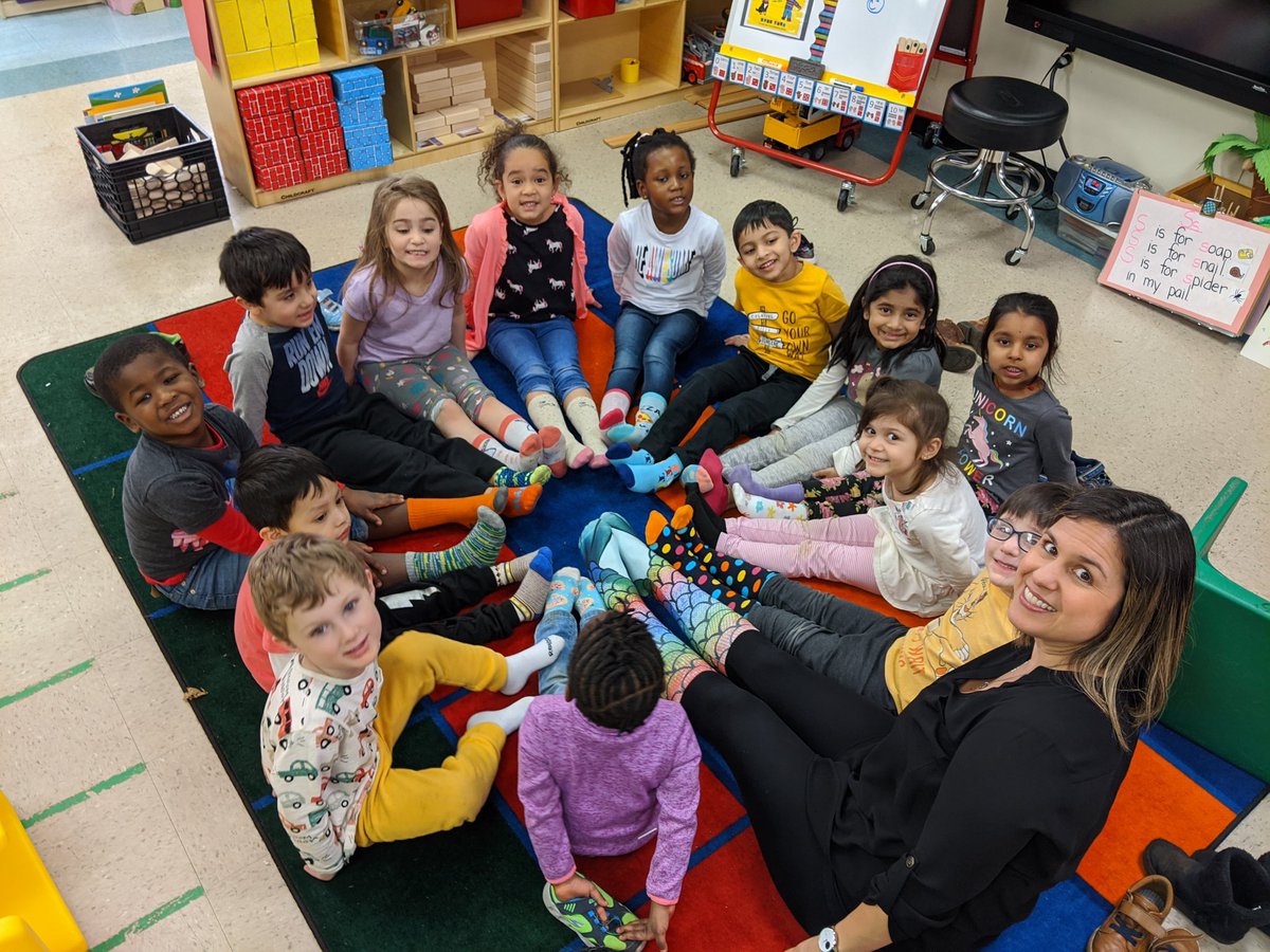 MrsCabreraLP's tweet photo. More #RAA2020 fun!  It was Fox In Socks Day! @NBTECC @mrpassner #SillySocks #WhyECC #nbtpreschoolrocks #truenorthbrunswick #NBTECCMarchChallenge https://t.co/qFPW6ZZwiy