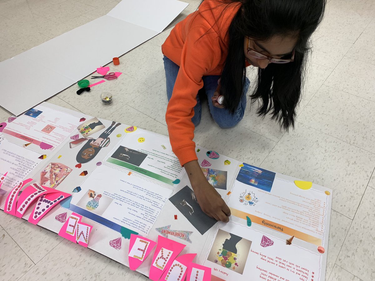 EugeneUyeda's tweet photo. 7A working hard on their “Future Me” projects today @MountainashPS https://t.co/4nFZZZ1rbI