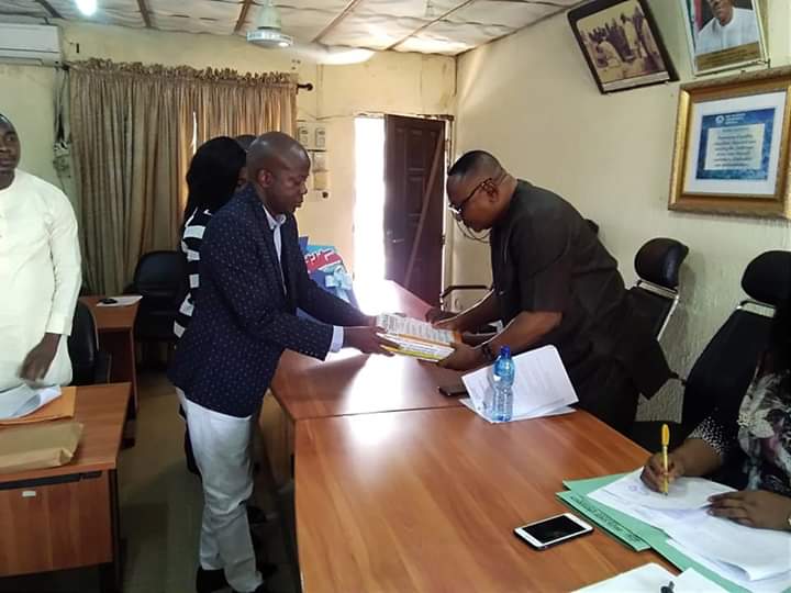 nedewor's tweet photo. Earlier today I led the Nigerian Library Association, Delta State Chapter on a courtesy visit to the Vice Chancellor, DELSU. It was to drum support for the funding of the university library and welfare of NLA members. https://t.co/Q5vkSDZXTe
