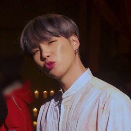 93DI0R's tweet photo. type “yoongi has a big” and let your keyboard expose you https://t.co/NrBR1yi4EF