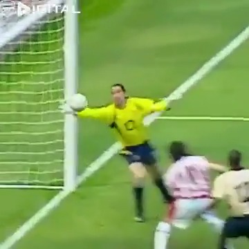 في هذا اليوم .. 13 أبريل في عام 2003، صد ديفيد سيمَن إحدى أعظم التصديات على الإطلاق، و منع شيفيلد يونايتد من التعادل في الدقائق الأخيرة.. أرسنال في هذا الموسم رفع كأس الاتحاد الإنجليزي 