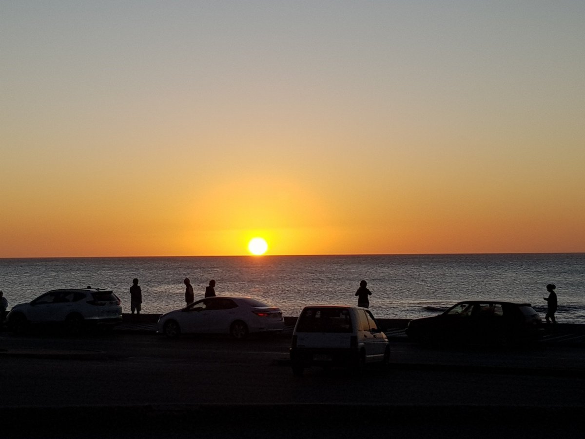 alexiscadimar's tweet photo. Espectacular #sunset marzo #PuntadelEste2020 https://t.co/8zyK9vH1i9