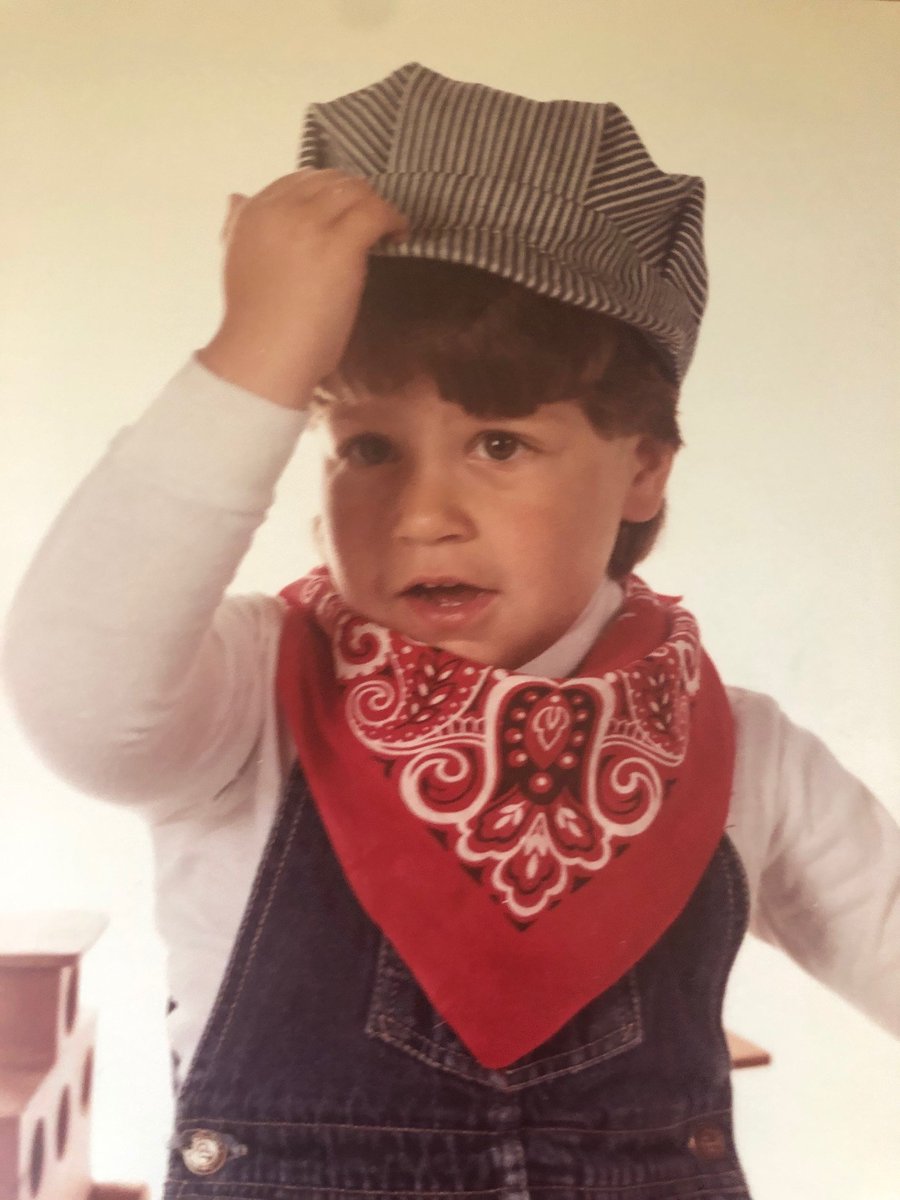 LinnihanFoy's tweet photo. Ben is an account director #hereatlinnihanfoy. Ben has been in the ad business since he was born. When he was younger (and much better looking - his words) he was a child model! Ben spends his free time around cars and with his family.

#agencylife #mnadagency #advertisingagency https://t.co/TMDntOfYLx