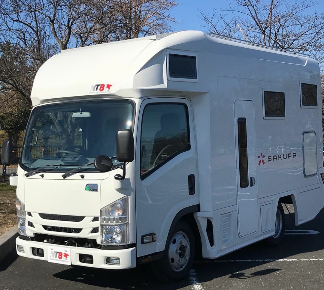 LifewalkStaff's tweet photo. 3月15日(日)、#新型サクラ店頭展示 に伴い、臨時駐車場を設けます❗近隣会社様のご厚意に感謝です🙇💦💦西日本で新型サクラを内覧できる貴重な機会❗ 西日本各地からの皆様のご来店を、スタッフ一同お待ちしています✨ #NTBTwitter2号さん も、来て下さるかしら⁉️色々楽しみ✨ https://t.co/cdMAdtmzXp