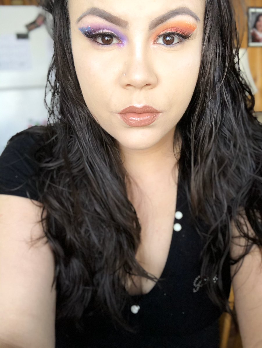 using <a href="/ABHcosmetics/">Anastasia Beverly Hills</a> norvina vol. 1 palette &amp; <a href="/MorpheBrushes/">Morphe</a> <a href="/jamescharles/">James Charles</a> artistry palette ❤️ throw up a like / retweet 😘