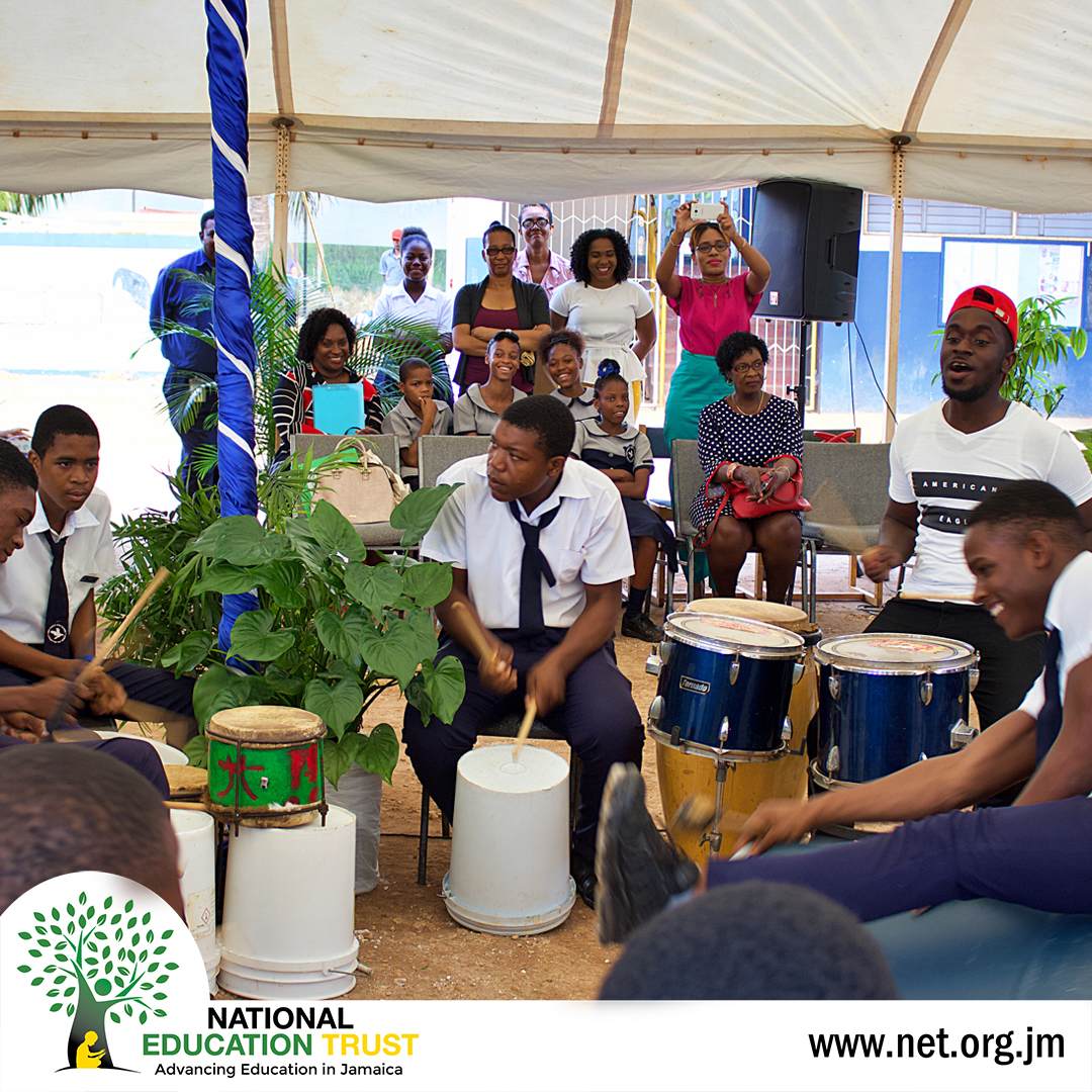 netjamaica's tweet photo. Sometimes all we need is a little support to achieve amazing things.
Our children look to us, not just for guidance but for approval so let us give them all the support they need because we never know where life might take them.
#NETJamaica #SupportOurKids #SupportPassion https://t.co/TydTb8NarG
