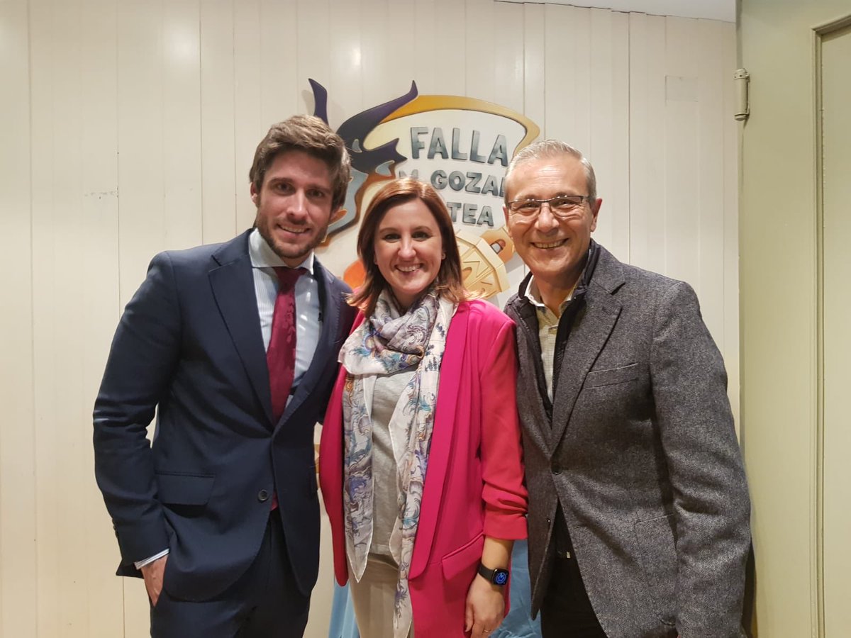 mjosecatala's tweet photo. Como siempre, un honor estar en la @FMaestroGozalbo 🔥, una gran familia. Esta noche, con motivo de la entrega de sus premios #HéroesFalleros 2020 🎆 ¡Enhorabuena a los galardonados!  #MG44 https://t.co/Pc69kQAfKt