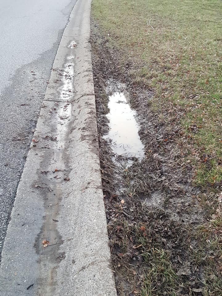 jimbuck80's tweet photo. #AT&amp;T we really need you to keep your trucks off our entrance grass and sprinkler heads.  Each one costs 350$ https://t.co/qc2FOvcLd4