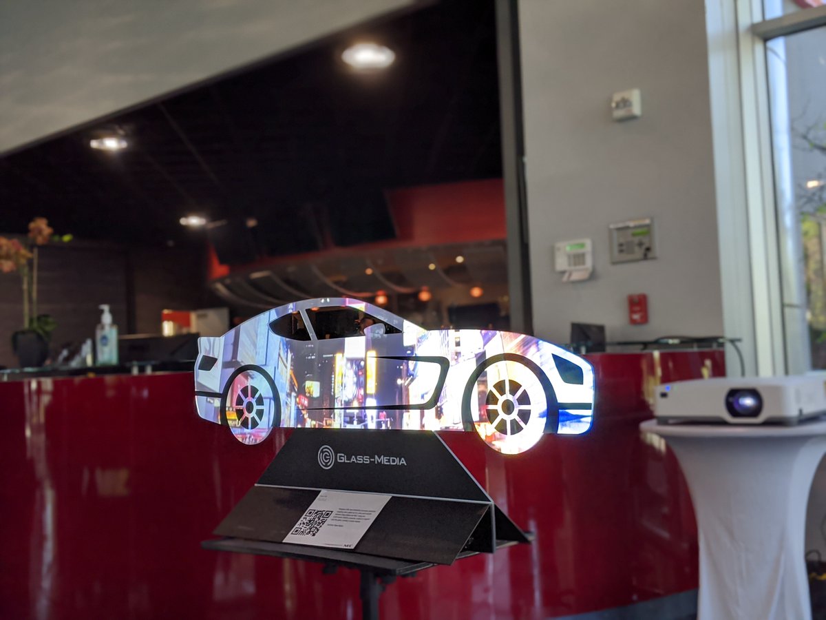 SharpBusinessUS's tweet photo. This @GlassMediaTX projection has us wanting to come back and see more! #NECShowcase #AVtweeps https://t.co/7oGhcRPw5r