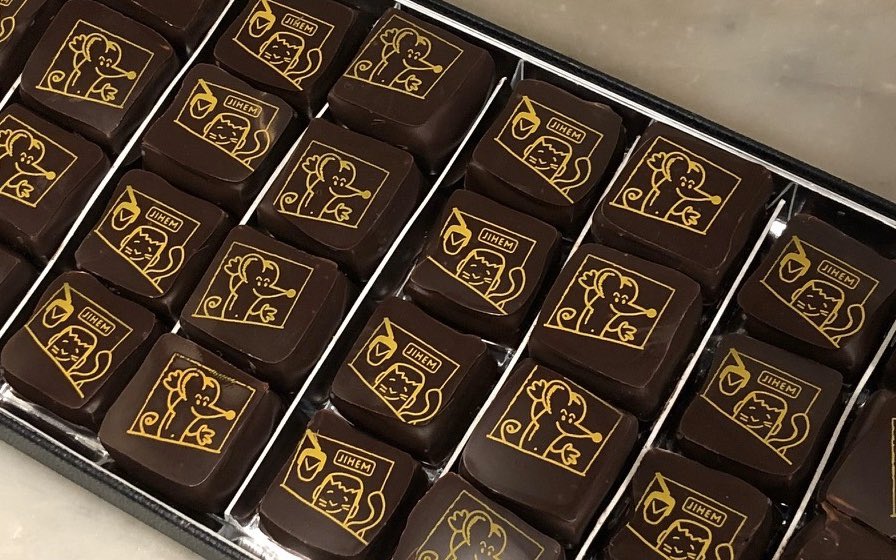 arielmonkey's tweet photo. #best chocolate #arieldesign.ca https://t.co/8MbPjTArdM