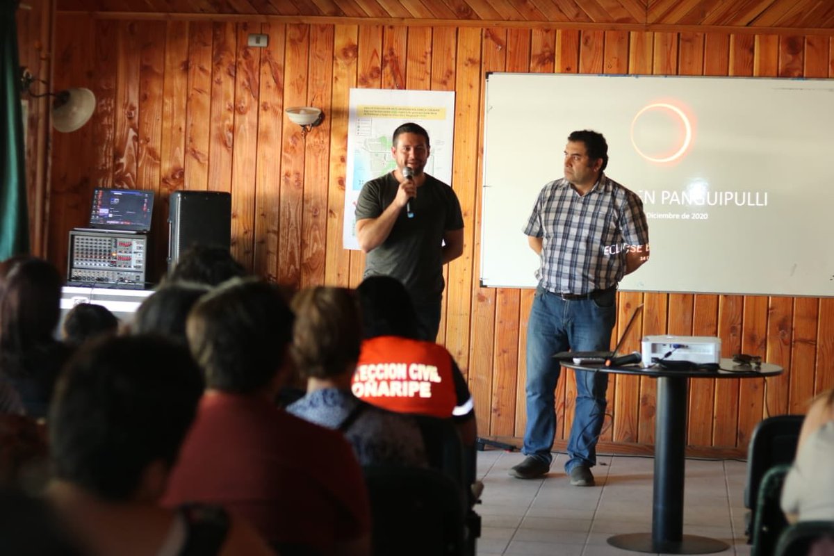 MuniPangui's tweet photo. 📌 Emprendedores de #Coñaripe, participan en 1er Apresto Científico con miras al Eclipse #Panguipulli2020
👉🏻 Te esperamos en la sede social con Miguel Riquelme director Fundación Cultura Científica #Valdiviacl con el objetivo de reforzar el relato en torno a este fenómeno 🌑🌞 https://t.co/YlG7fv71nP