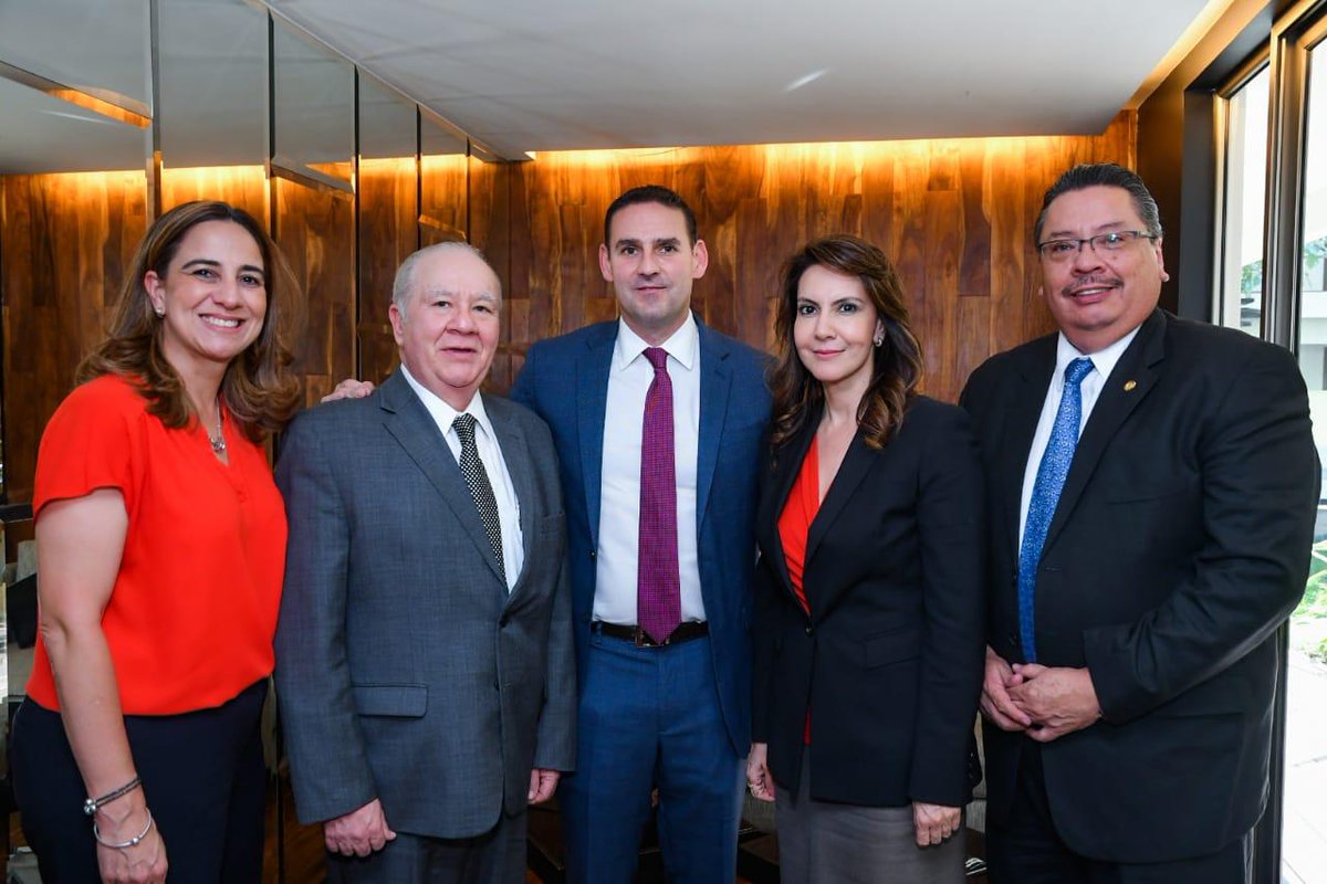Fue un honor compartir con la Delegación de la hermana República de El Salvador, encabezada por el Alcalde de la Ciudad de San Salvador <a href="/emuyshondt/">Neto Muyshondt</a> Le admiramos y les agradecemos su compromiso, su trabajo y su servicio a nuestros principios republicanos.
