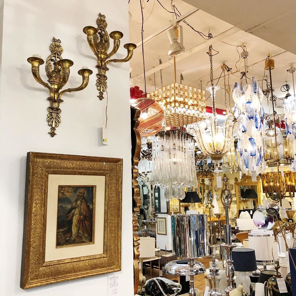 NYShowplace's tweet photo. See what’s new to our showroom. Open from 10:00 AM - 6:00 PM, Monday - Friday and 8:30 AM - 5:30 PM Saturday - Sunday.
#nyshowplace #french #frenchsconces #frenchempire #empire #empirestyle #oilpainting #spanishcolonial #vintagelighting #italianlighting #70slighting https://t.co/pEkyhLwwn6