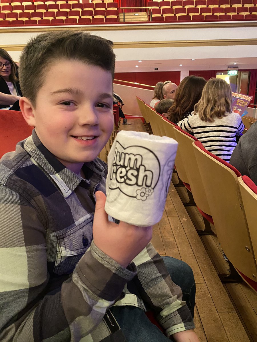 AmyGodwin1000's tweet photo. @BillBoy_Live @demontforthall @davidwalliams Awesome show tonight....someone loved it!! #bumfresh https://t.co/9uPQOeVspl