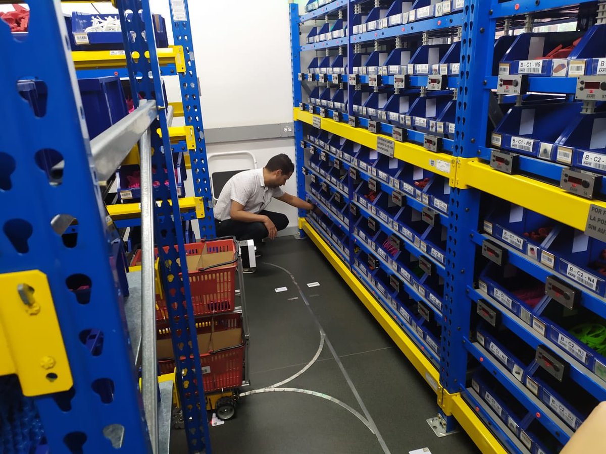 WarehousingLab's tweet photo. Visita de Alfaquímicos para acercamiento y prácticas con nuestras diferentes #tecnologias y métodos en el #WarehousingLab de @eafit. https://t.co/db8UKqbhzc