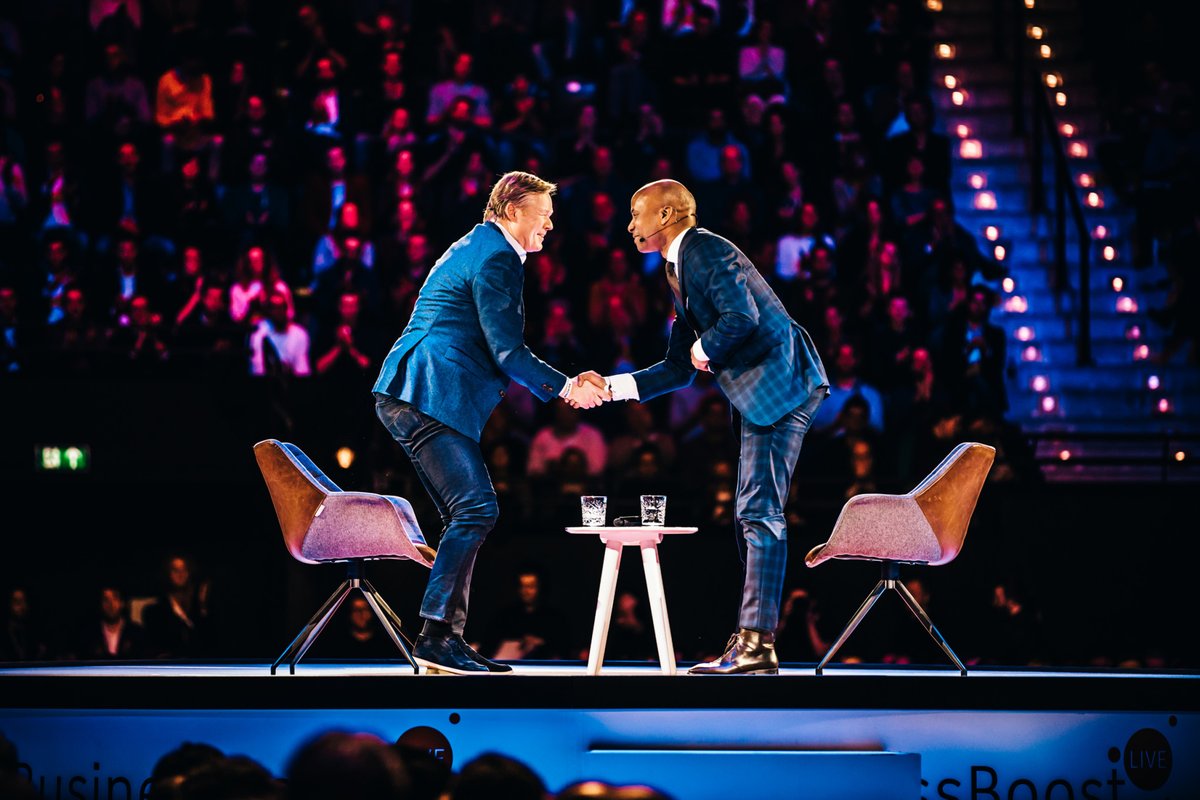 businessboostl's tweet photo. Ondernemers in de zaal en op het podium, bedankt voor een avond vol inspiratie en entertainment. Hopelijk tot ziens in april 2021! #businessboostlive https://t.co/fUfGOg2W7x