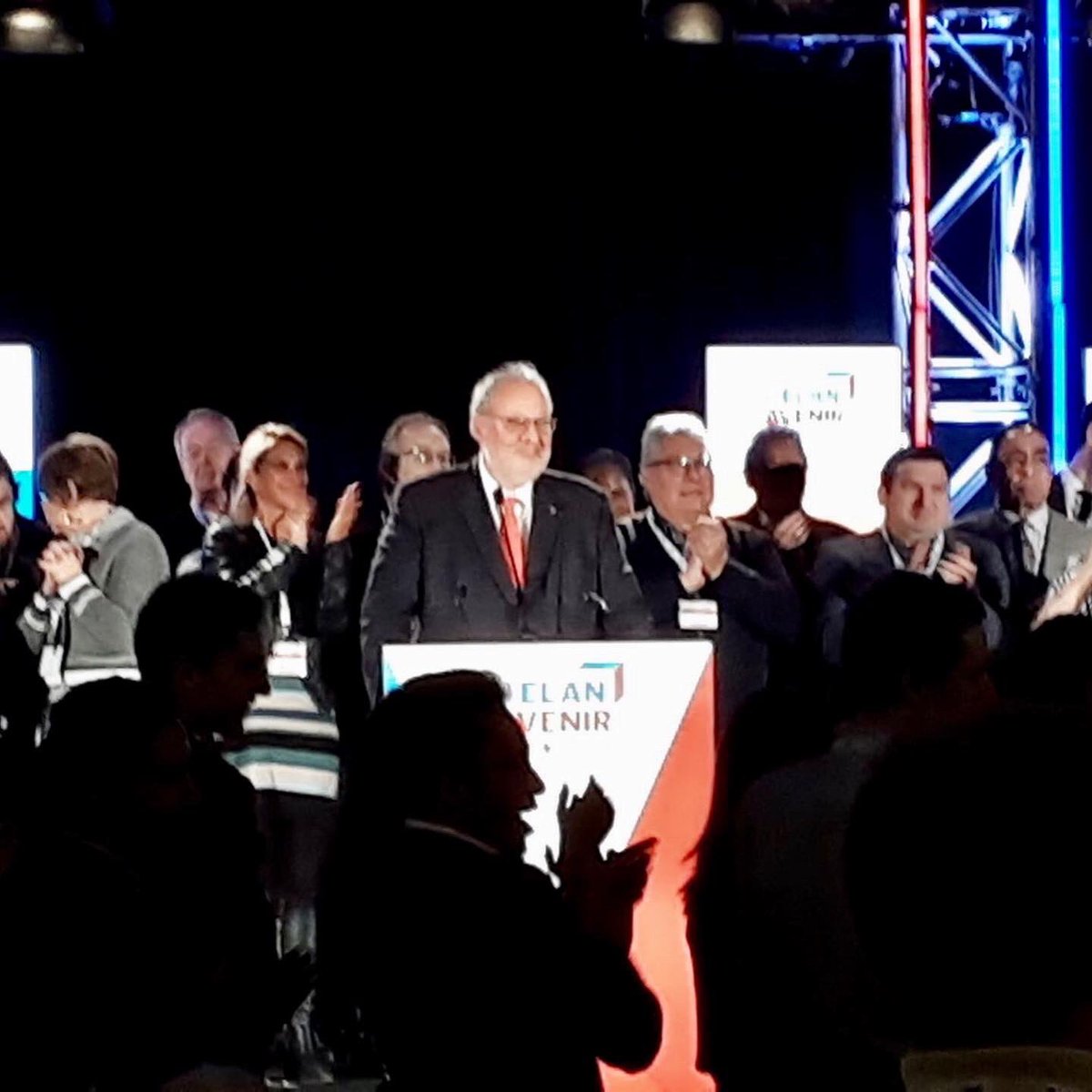 de_plq's tweet photo. Peter &amp; Nick ont assisté au Conseil général PLQ en nov.’19. La course à la chefferie a été lancée. 1re fois de son histoire, le PLQ désignera le chef par vote au suffrage universel printemps ‘20. Tous membres pourront voter. #plq #liberal #associationliberaledechomedey #election https://t.co/bo8VXaed2o