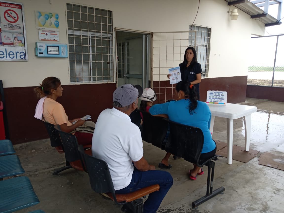 Salud_Guayas's tweet photo. #Samborondón l En las diferentes unidades operativas del #Distrito09D23 se brindan sensibilizaciones educativas dirigidas a los usuarios externos, sobre las medidas de prevención del #Coronavirus así cómo el correcto #LavadoDeManos #SaludParaTodos #PrevenciónEsSalud https://t.co/rrGTihrPP9