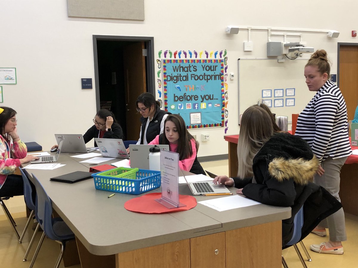 astuckey2's tweet photo. Teachers self assessing and learning more strategies for assessment in learning ⁦@SJohnson_BCPS⁩ ⁦@deborahpiper⁩ ⁦@ErinLedford⁩ https://t.co/LW0005pIg1