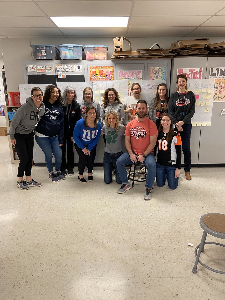 CassinghamCubs's tweet photo. Cassingham staff celebrates Read Across America week by participating in character day and team day! https://t.co/STBLGhi3IL