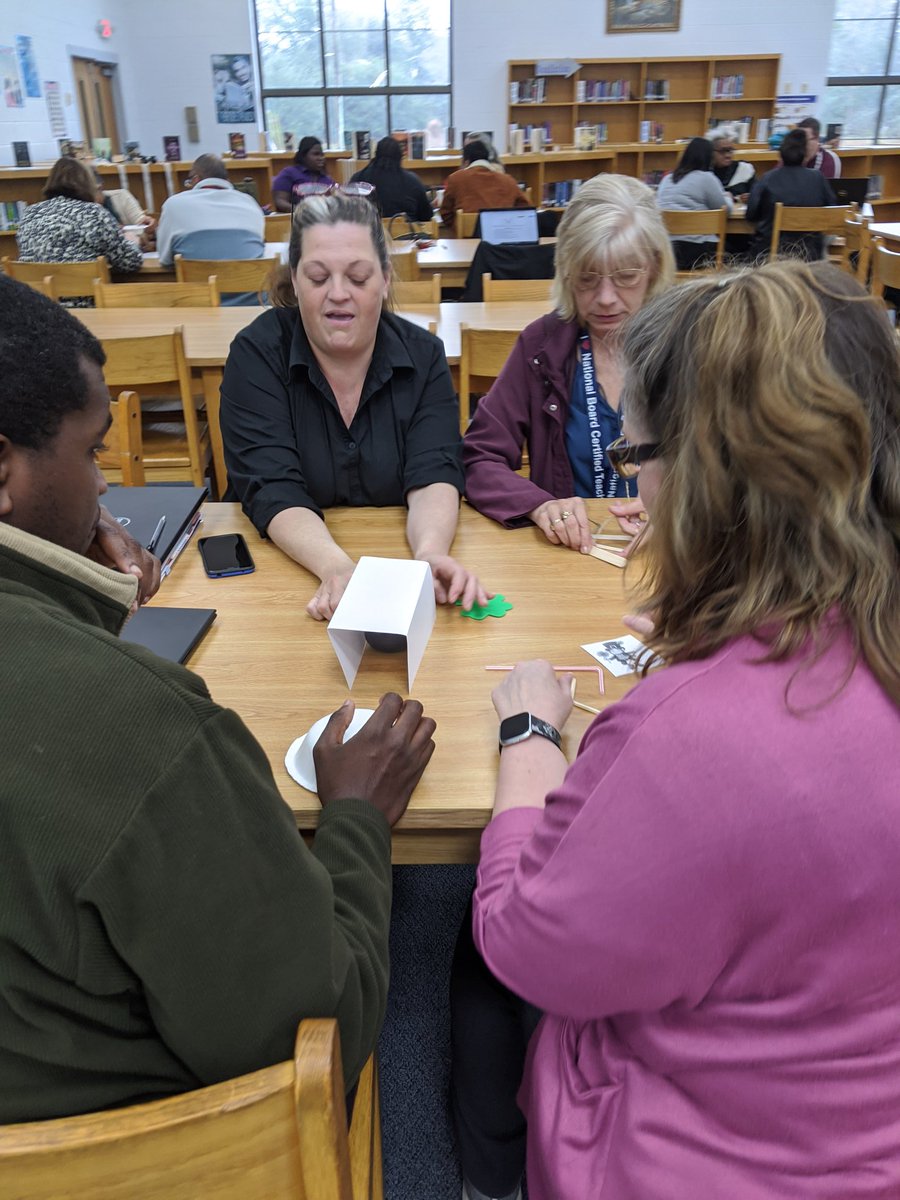 jlessard32's tweet image. STEM and Kagan Cooperative learning! A match made in heaven! #4Cs #STEMeducation @MiddleEbenezer Building Leprechaun Traps #FunPD #collaboration #criticalthinking #creativity #communication @SumterSCSchools