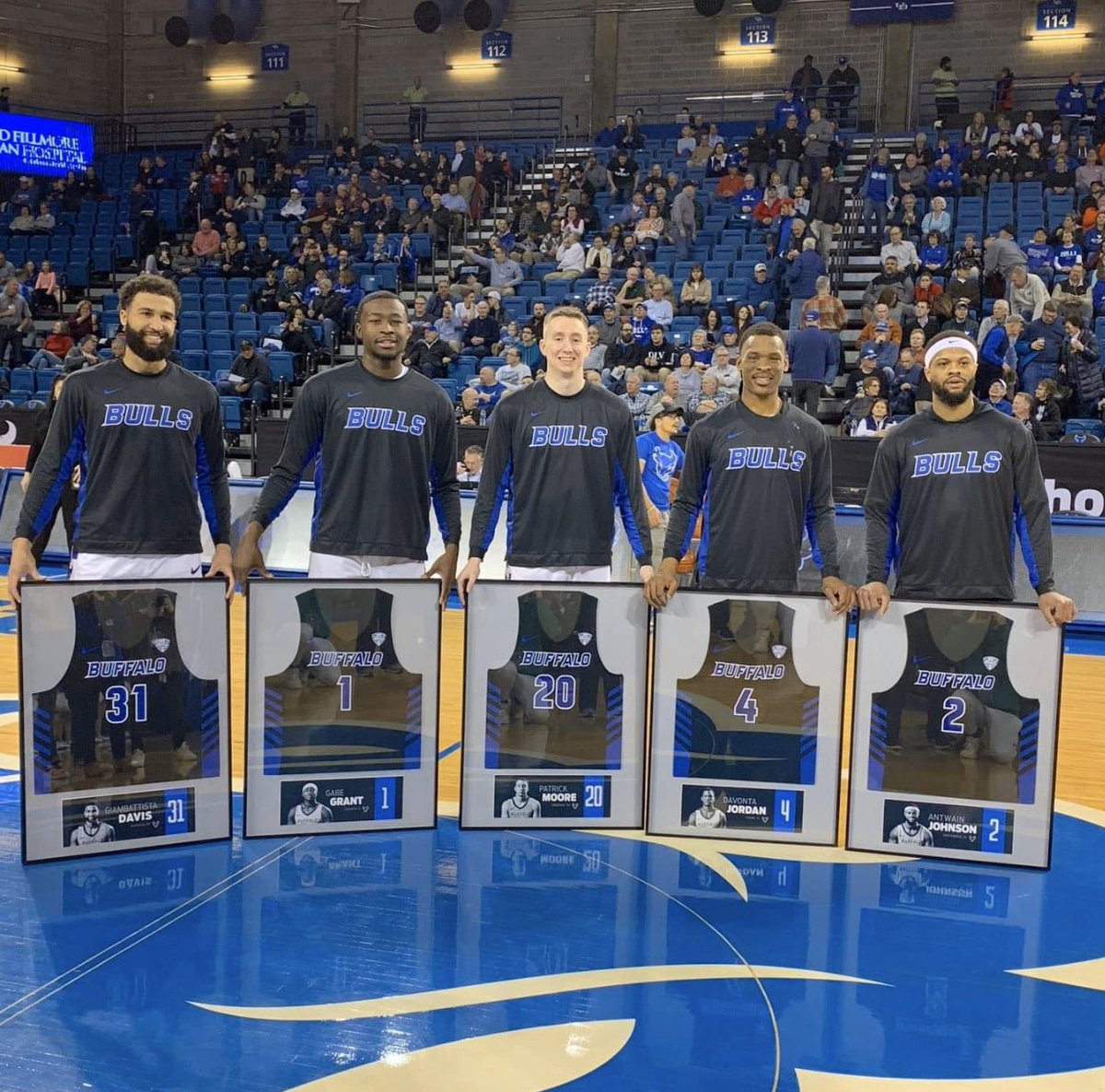 Proud of these 5 dudes‼️‼️ Been a pleasure going to war with them. Great players, people, and all will walk out of here as college grads🤘🏽🤘🏽