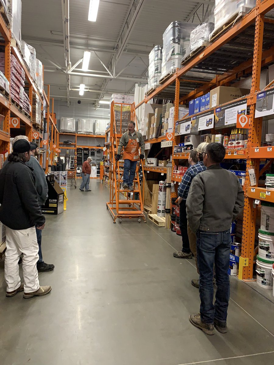 jessie25's tweet photo. #safetyispersonal #safetyisfun SM Andrew teaching new hires how to use the ladder correctly! @Henderson20Dave @deanne_clawson @TracieD317 @THDSequim8998 https://t.co/PFr3cxBkYw