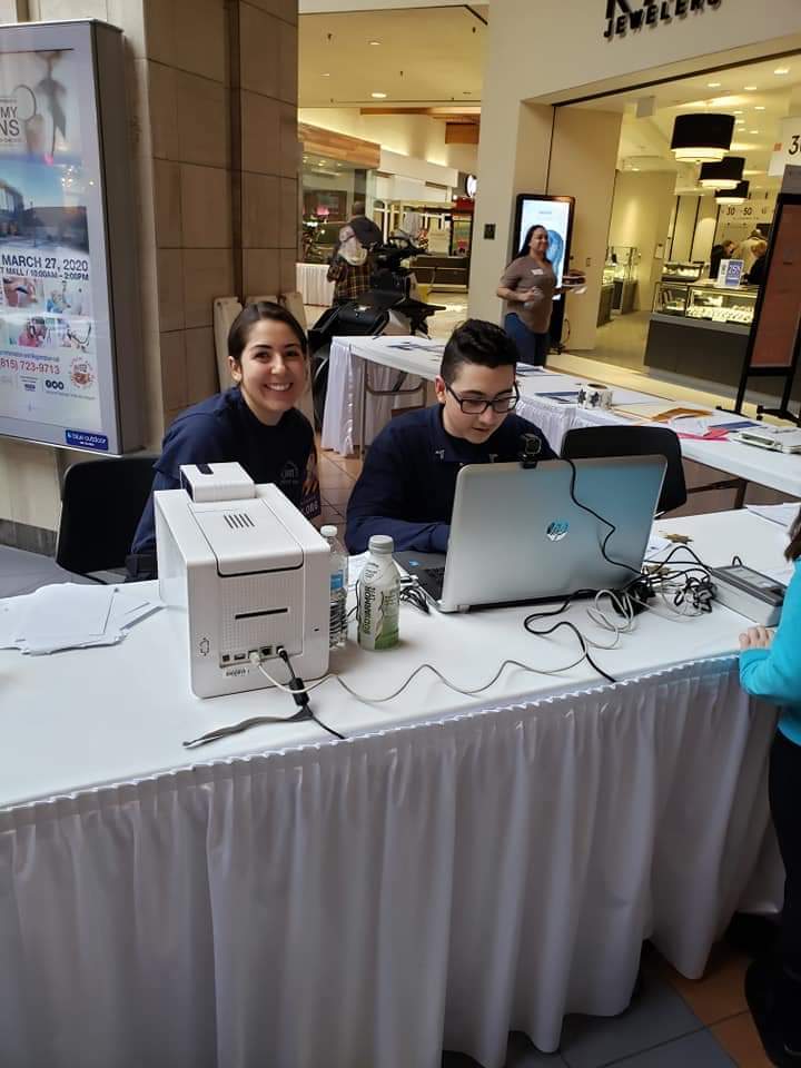 JolietPolice's tweet photo. On February 22nd, @JolietPolice &amp; @JolietExplorers attended the @jolietchamber 2020 &amp; Career Fair &amp; Community Expo. We provided Child ID Cards &amp; answered questions from the general public. Thanks to all who stopped by! #careerfair https://t.co/VR3qceggky