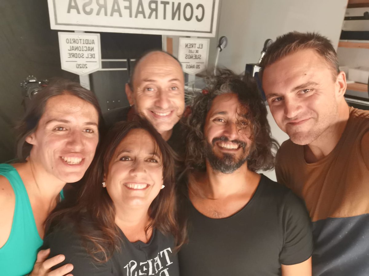 ContrafarsaOk's tweet photo. Por acá parte del equipo técnico junto con @Contrafarsa2 en modo #rodaje
* * * * * * * * * * * * * * * * * * * * *
@gotuzzo_mariela @pata_torres @valebukoviner #DanielMachado #JuanPabloLandarin #CharlyServetto @SibylaT #HugoMillán #SoledadCapurro @tojafer https://t.co/Ljm8PQFSLk