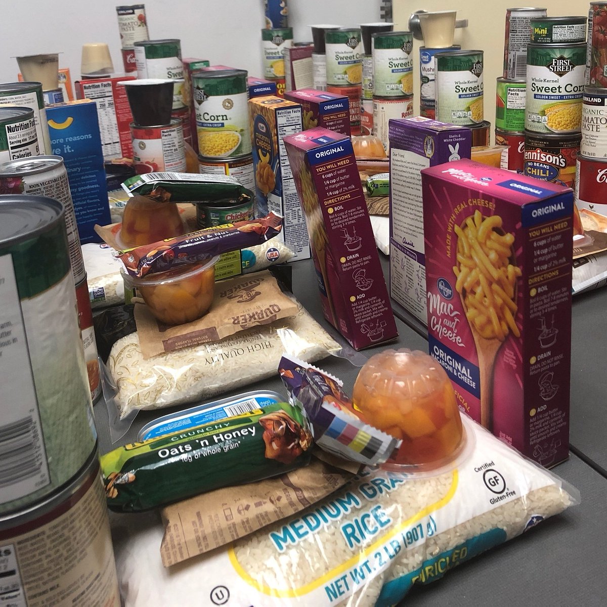 csunfoodpantry's tweet photo. Hey Matadors! π
Don't forget to grab your bag of shelf stable resources for the week. π₯«π²π₯π
We are operational:
Wednesday : 3 pm to 7 pm
Thursday : 11 am to 3 pm
Don't forget to bring your CSUN ID and a reusable bagποΈ
#csunfoodpantry #csuncalfreshoutreach https://t.co/oEKzneIa2o