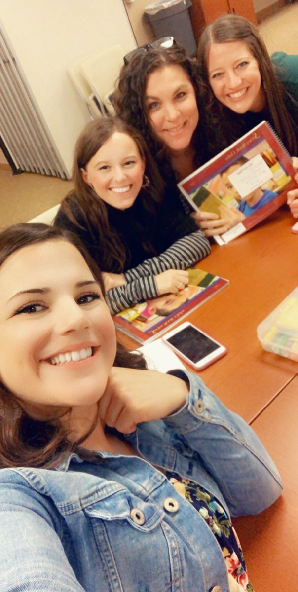applesolutely_'s tweet photo. Lucy Training with #Team2nd @ci_elem #FISDliteracy #tcrwp #OurFISDStory Rolling out #BookClubs within the next few weeks! @VaughnElemFISD @Andersonlearns @HardestyMrs @MsSanders2nd @Rainsroom https://t.co/FcJTGqx6OK