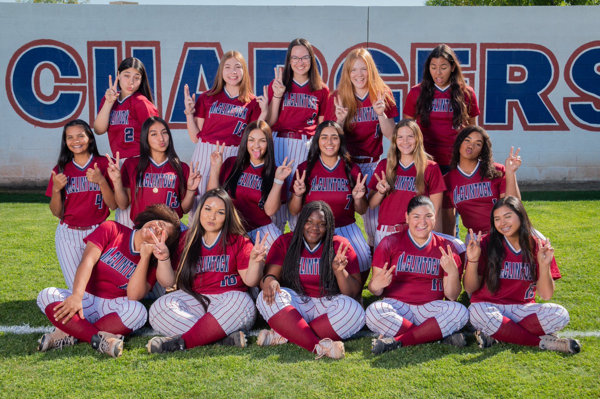 MHSoftballTeam's tweet photo. Just having some fun with @TK_Kreations  #yearbookphoto #teamphotos https://t.co/3jqPQYka8R