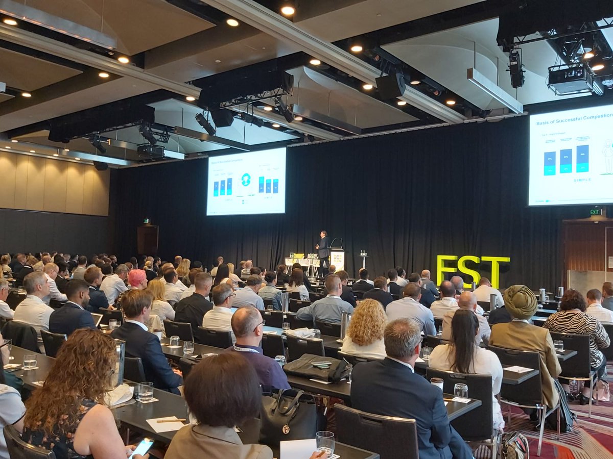 FSTMedia's tweet photo. “The customer experience and the customer brand is the battle now, so interface is very important.” - Rip Gerber, @vlocity #FSTInsurance https://t.co/DVbMebsUbo