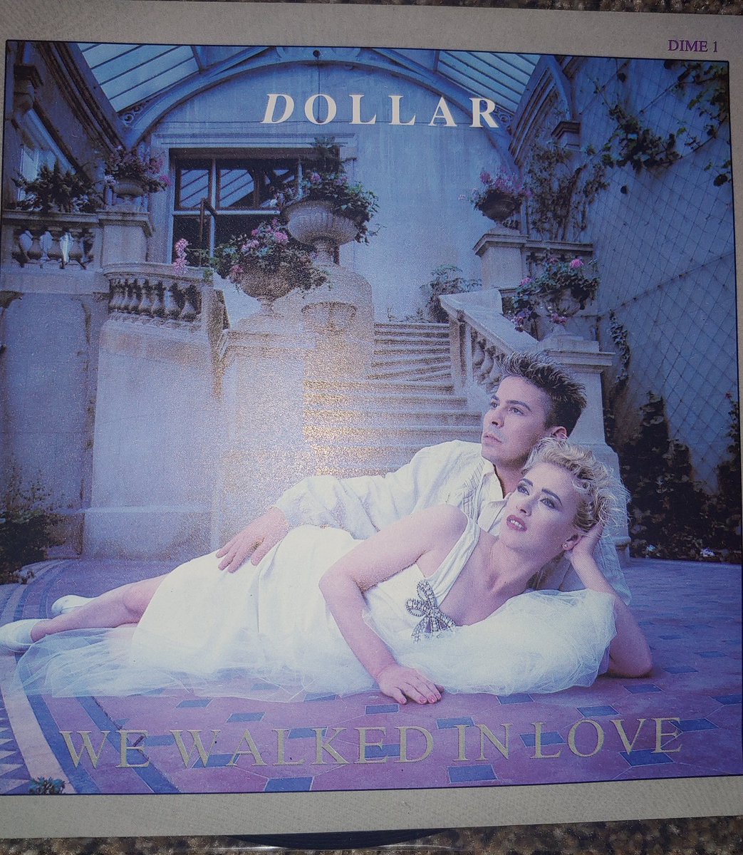 RetroGIFsVideos's tweet photo. @DollarOfficial_ @therezabazar #WeWalkedInLove https://t.co/rXGkj7hwkC