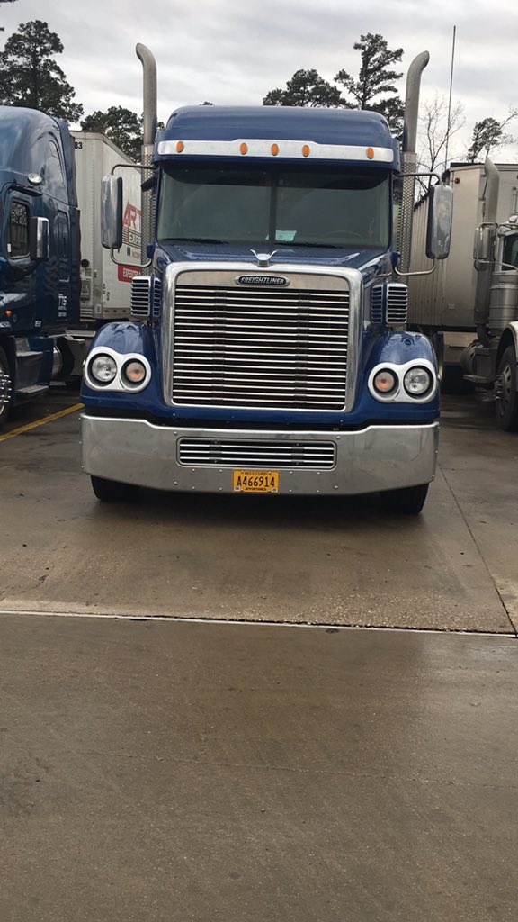 trezstaytru's tweet photo. Big freight shaker money maker 💪🏾#Roads2Riches 💰 https://t.co/WsTAV1g0lu