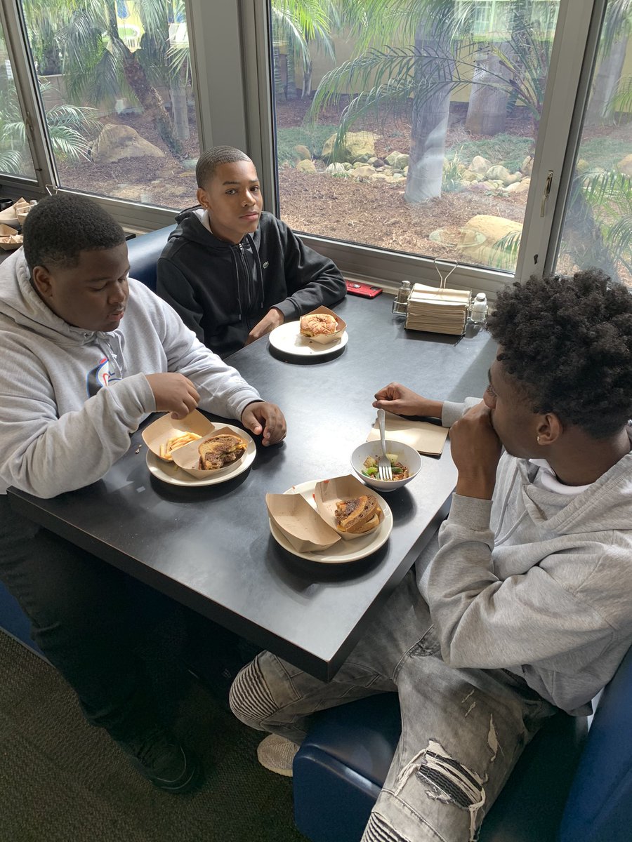 mcrowderjones's tweet photo. TY @PrincipalVega and Millikan HS for inviting the #UrbanMathCollaborative to join you for the LA to SB African American Student outreach day at @ucsantabarbara. #equity #proudtobeLBUSD https://t.co/NEJwUva6J3