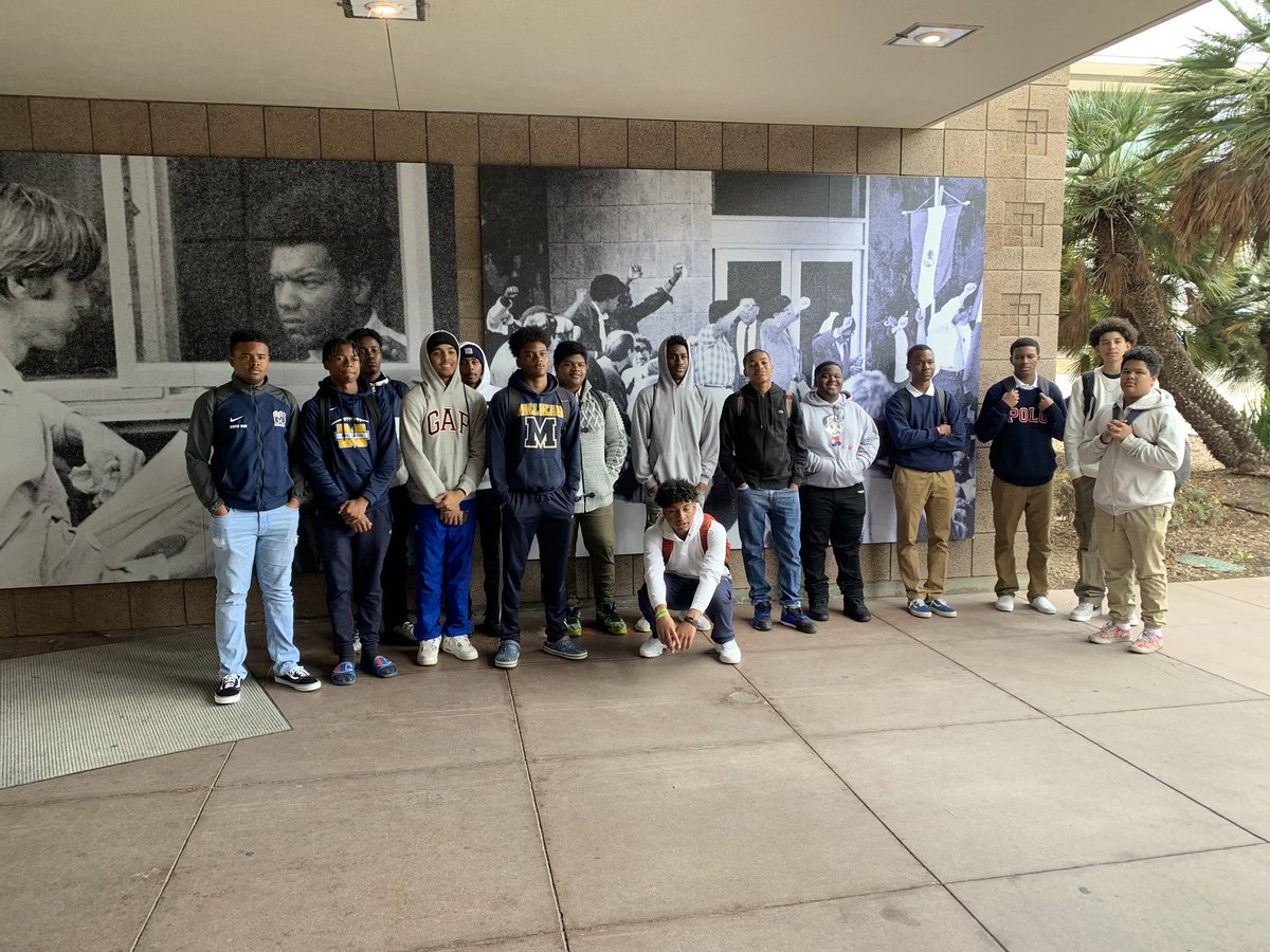 mcrowderjones's tweet photo. TY @PrincipalVega and Millikan HS for inviting the #UrbanMathCollaborative to join you for the LA to SB African American Student outreach day at @ucsantabarbara. #equity #proudtobeLBUSD https://t.co/NEJwUva6J3